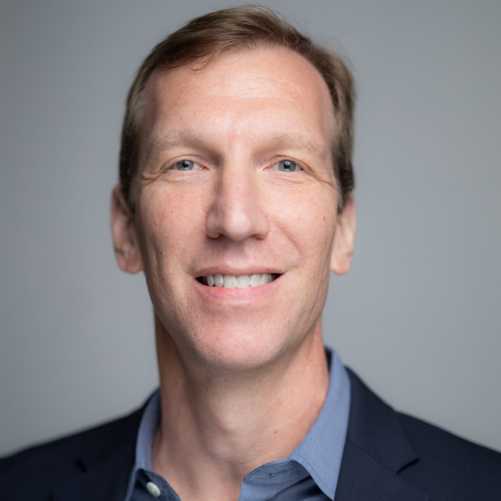 Portrait of David Weber.