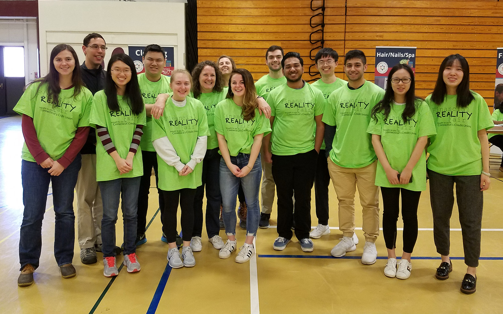 Accounting students taught Hartford teens how to make wise financial choices at the Financial Reality Fair sponsored by Connecticut's Credit Unions. (Leanne Adams/UConn School of Business)