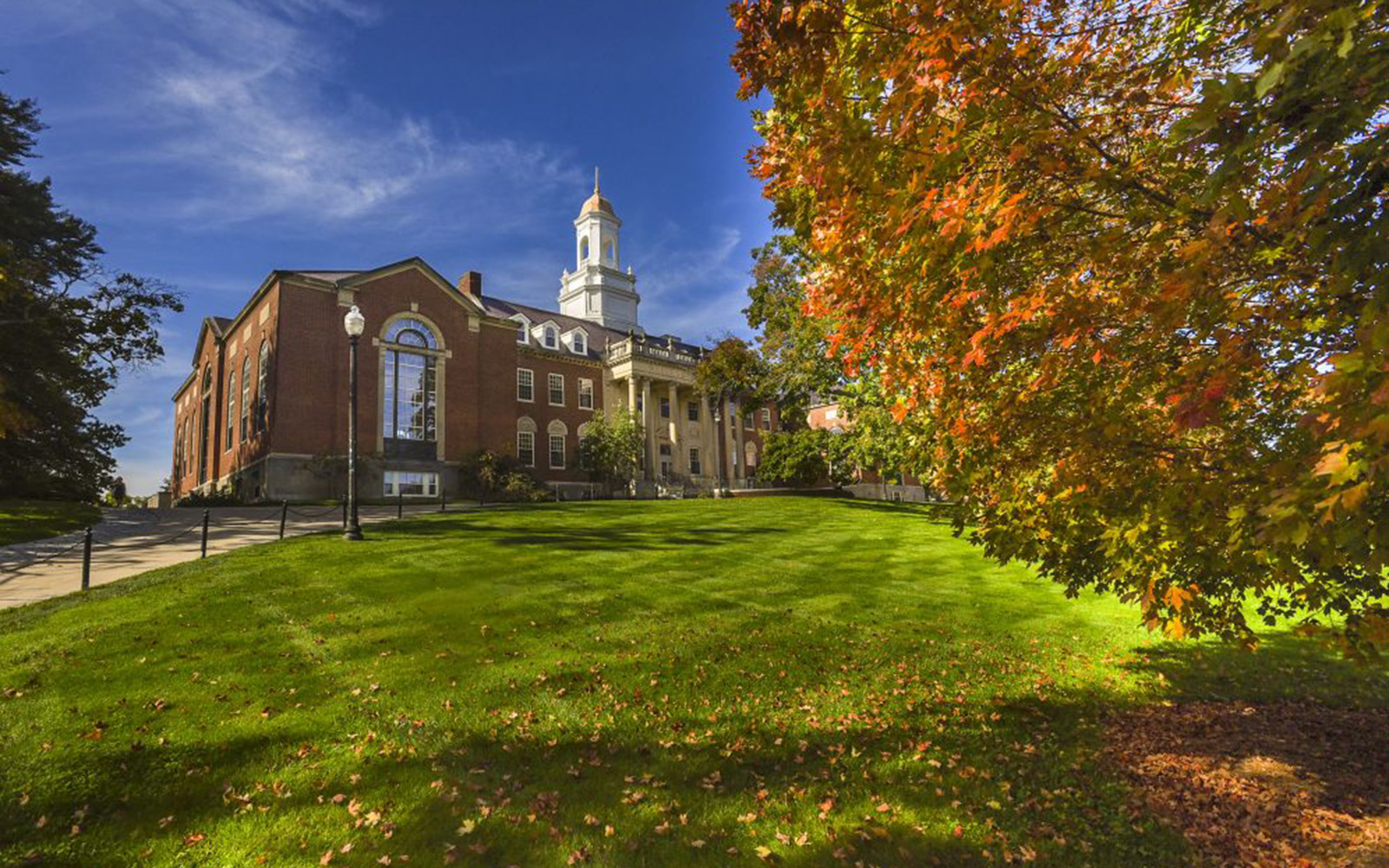 Exterior photo of the Wilbur Cross Building at UConn in Storrs, CT.